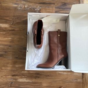 Womens almost new Nine West leather boots